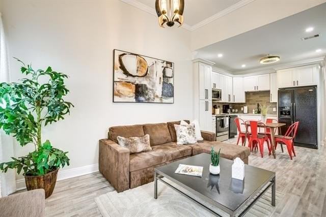 2102 Philip St - Photo 5 of 25