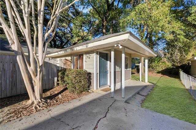 204 N Scanlan St #AB - Photo 3 of 19