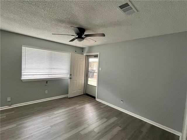 215 E Genie St - Photo 3 of 12