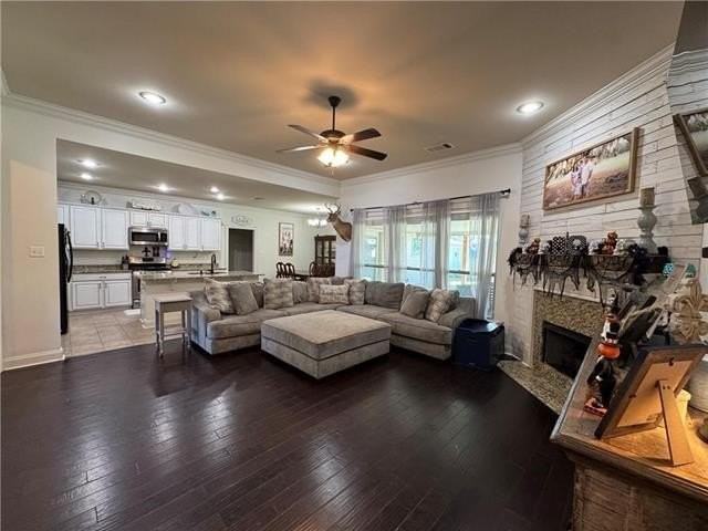 1933 Bryce Dr - Photo 3 of 14