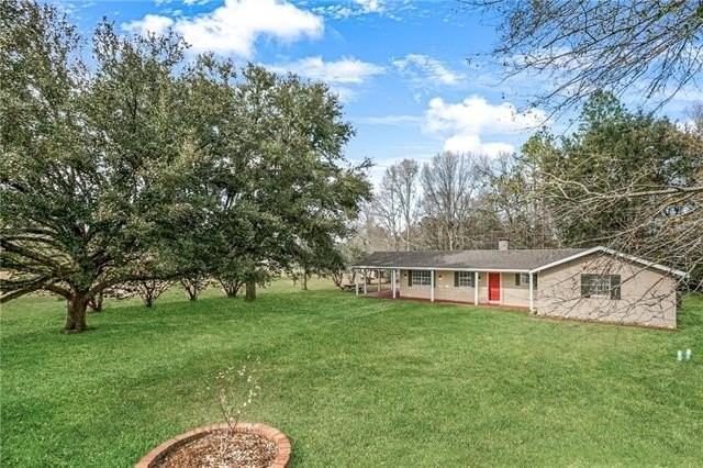 320 Chenel St - Photo 2 of 13