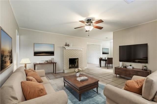 320 Chenel St - Photo 5 of 13