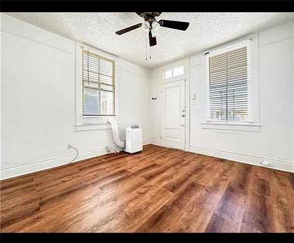 1910 Louisiana Ave - Photo 2 of 8