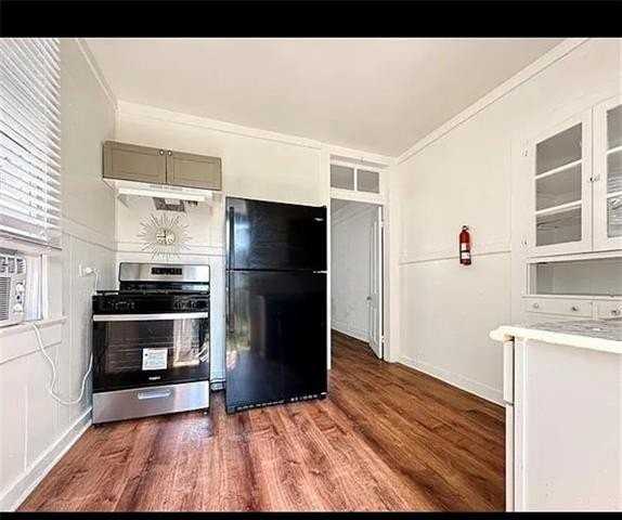 1910 Louisiana Ave - Photo 7 of 8