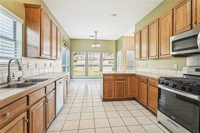 1398 Stillwater Dr - Photo 7 of 21