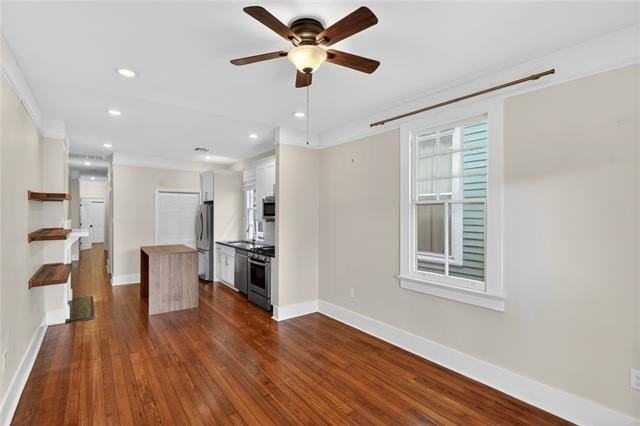 4725 Laurel St - Photo 4 of 16