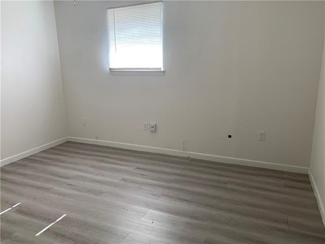 1008 Carrollton Ave - Photo 5 of 9