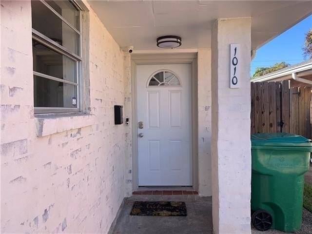 1010 Carrollton Ave - Photo 2 of 14