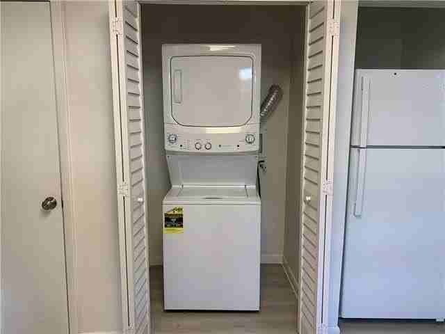 1010 Carrollton Ave - Photo 5 of 14