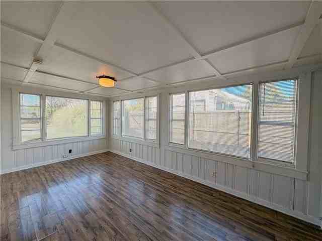 1023 Greentree Ave - Photo 5 of 6
