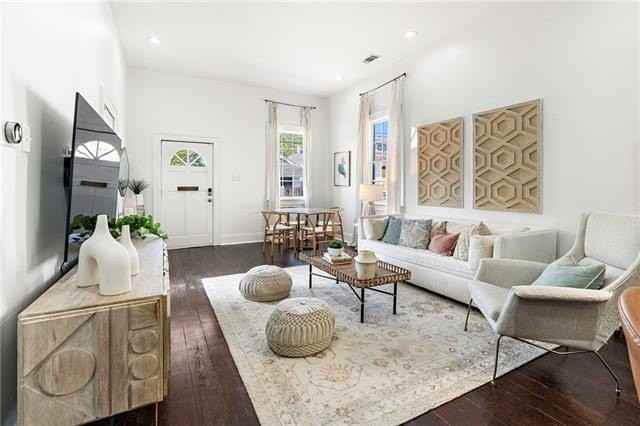 2115 Laharpe St - Photo 3 of 17