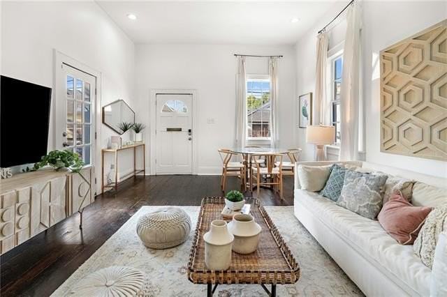 2115 Laharpe St - Photo 4 of 17