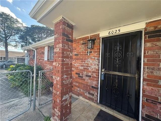 6025 Wales St - Photo 4 of 10