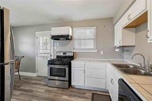 1749 Diane Dr - Photo 4 of 11