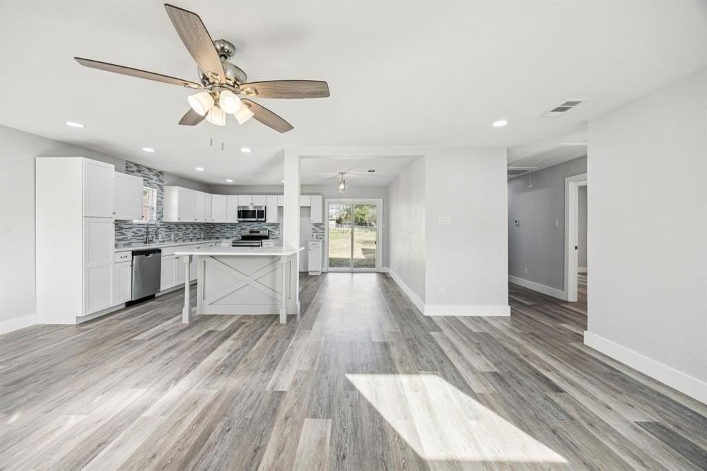 4500 Wellesley Ave - Photo 3 of 37