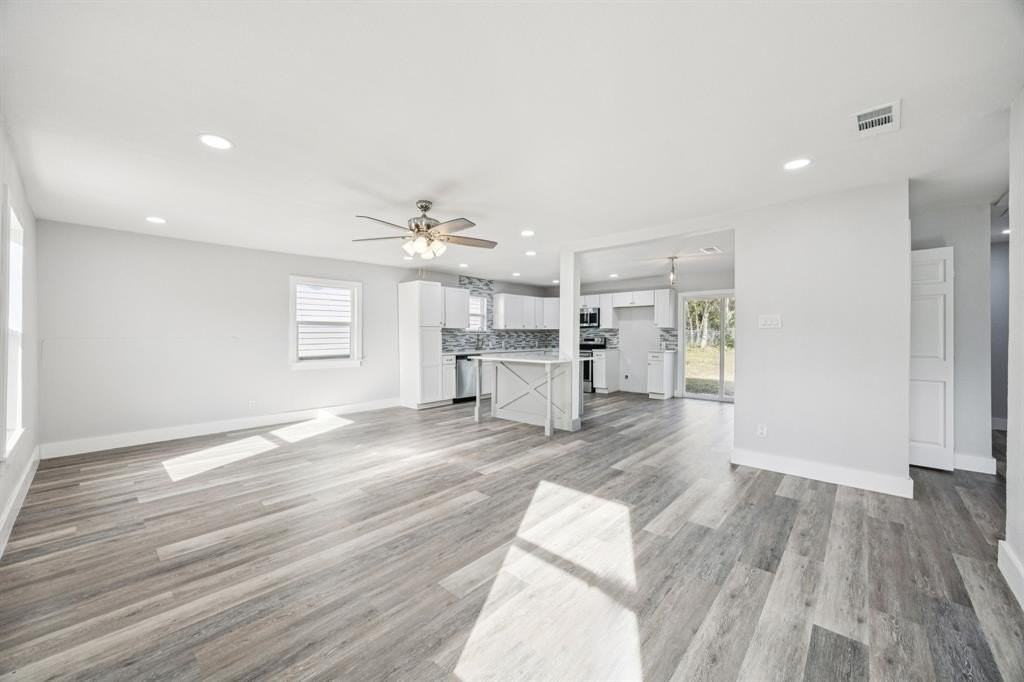 4500 Wellesley Ave - Photo 7 of 37