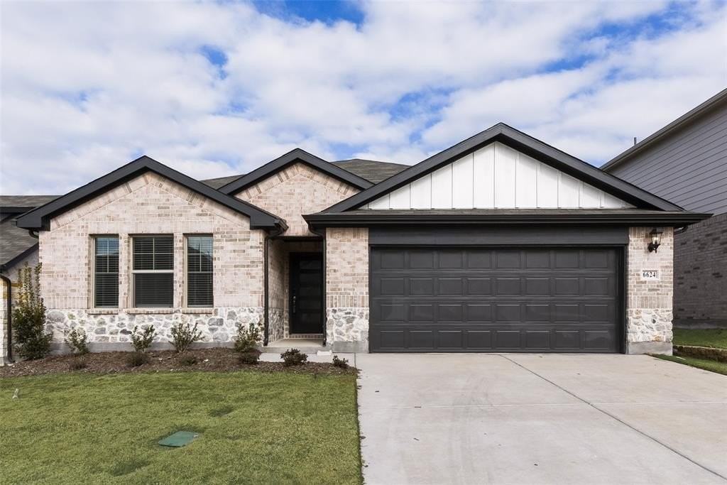 6624 Valley Lake Ln - Photo 2 of 20