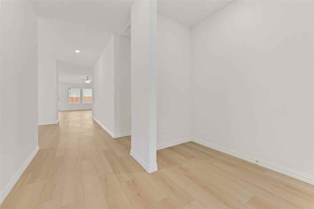 6624 Valley Lake Ln - Photo 3 of 20