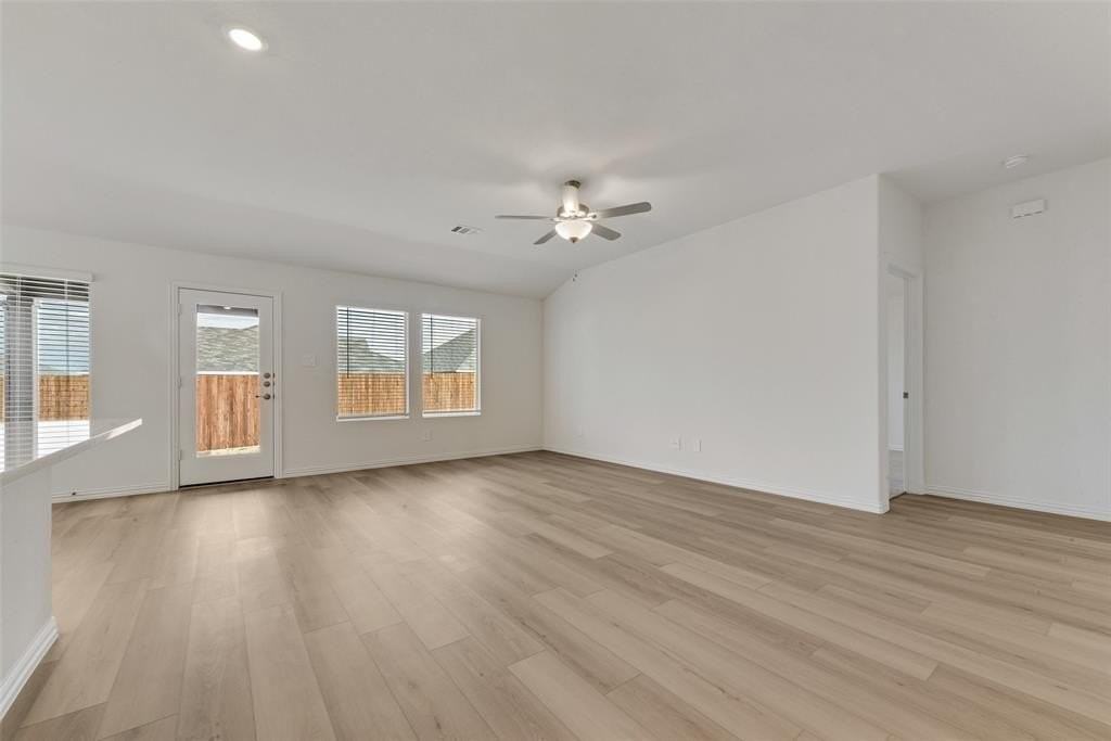 6624 Valley Lake Ln - Photo 4 of 20