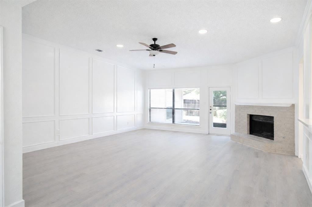 2035 Lansdown Dr - Photo 2 of 14