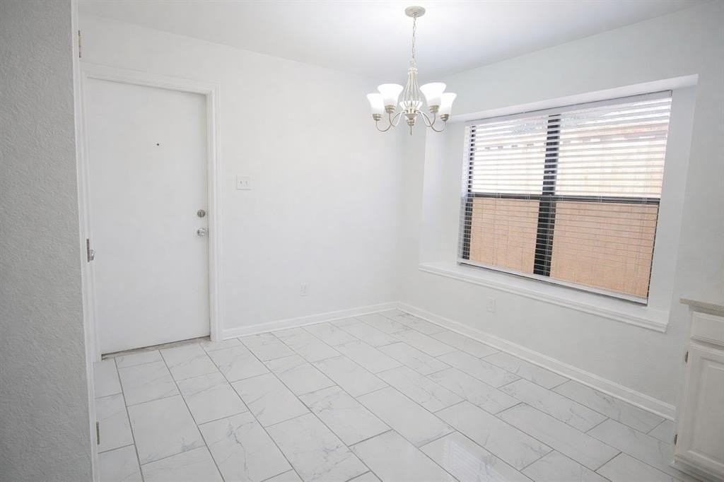 2035 Lansdown Dr - Photo 4 of 14