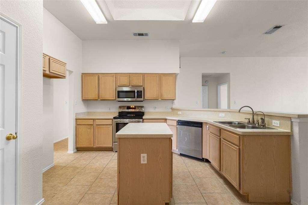 1208 Darbytown Rd - Photo 7 of 27