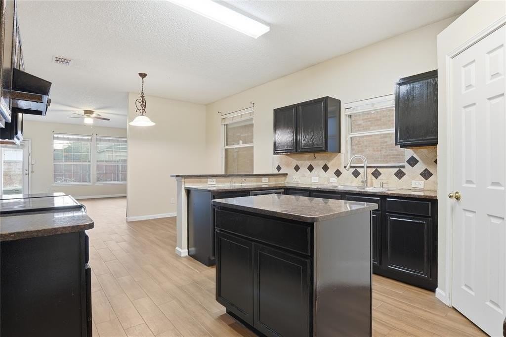 728 Dandelion Dr - Photo 7 of 21