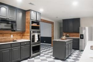 featured image of 2808 Peachtree Ln