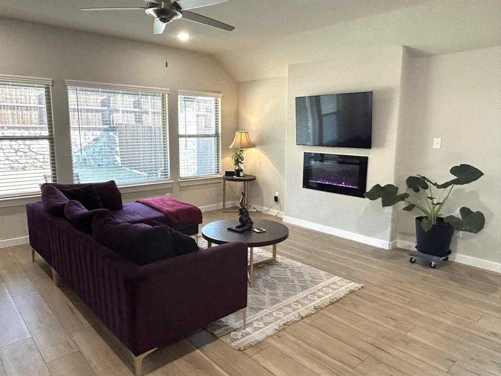 4913 Pebblewood Dr - Photo 4 of 30