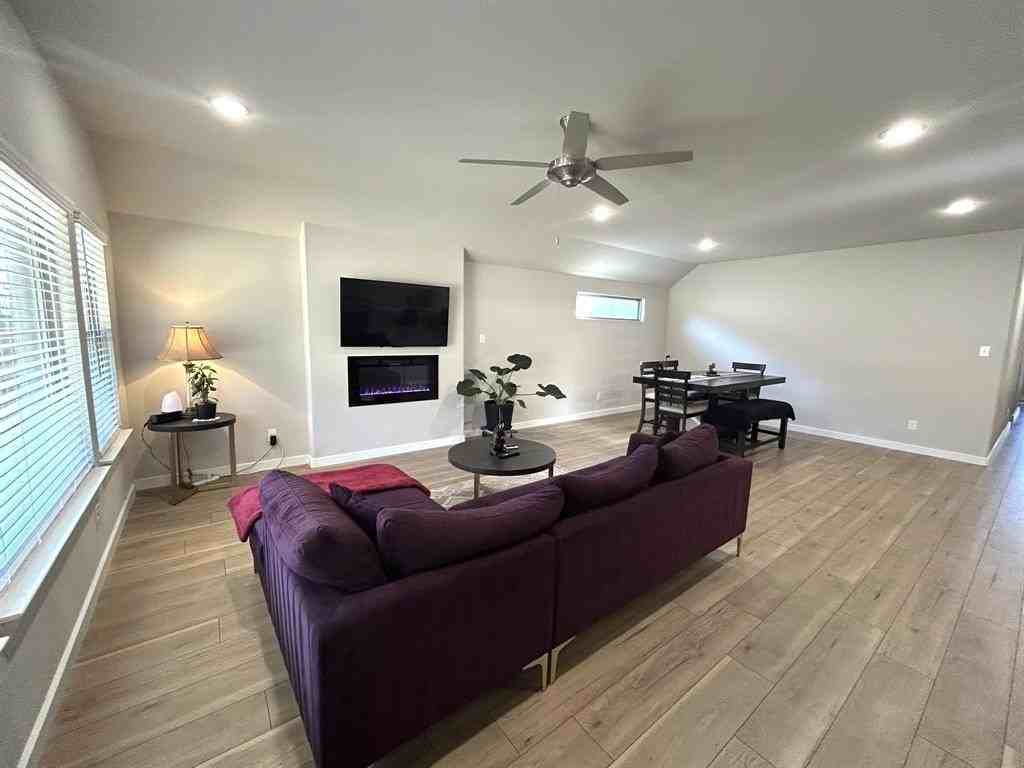 4913 Pebblewood Dr - Photo 5 of 30