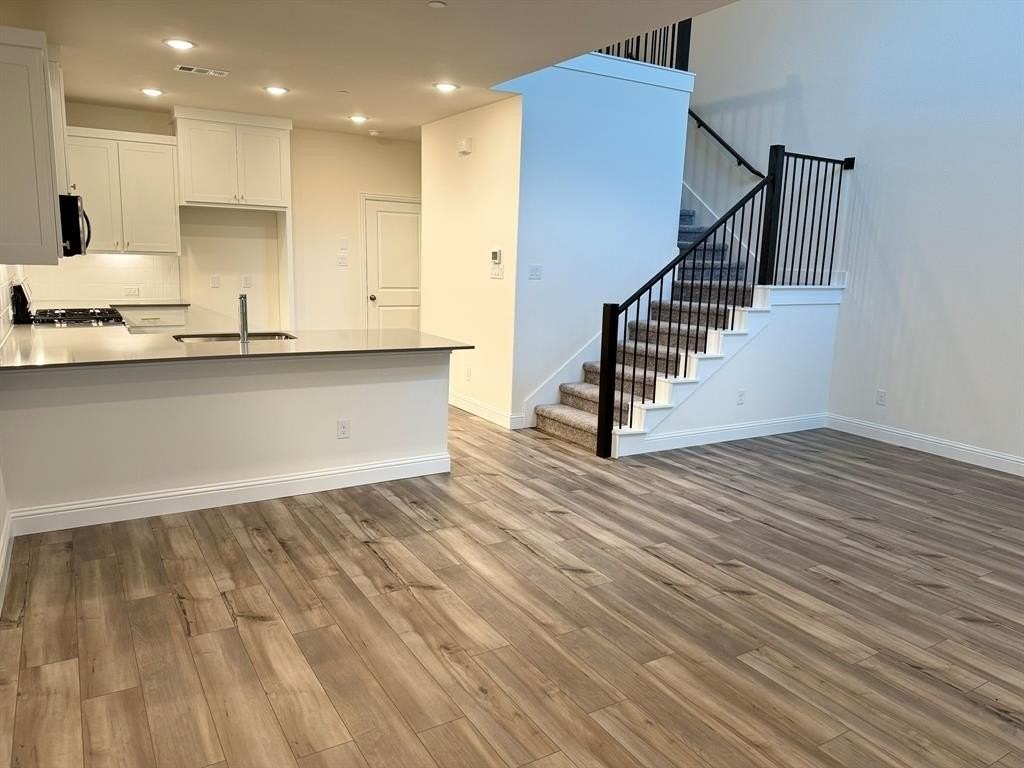 505 4th St - Photo 4 of 26