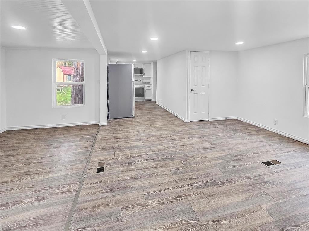 106 Silveroaks St - Photo 6 of 18