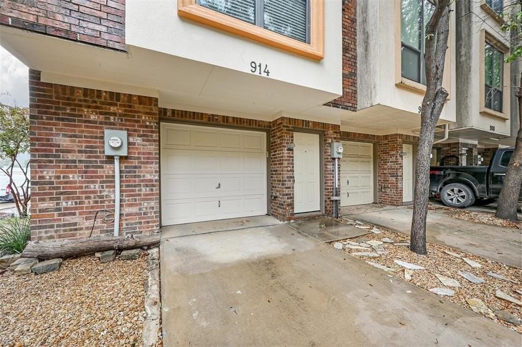 914 Glenn Crossett St - Photo 3 of 23