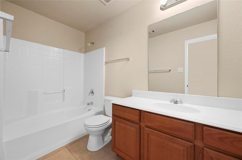 914 Glenn Crossett St - Photo 7 of 23