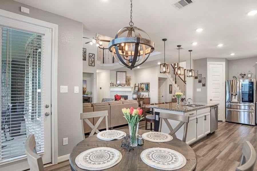 13814 Russell Ct - Photo 4 of 12