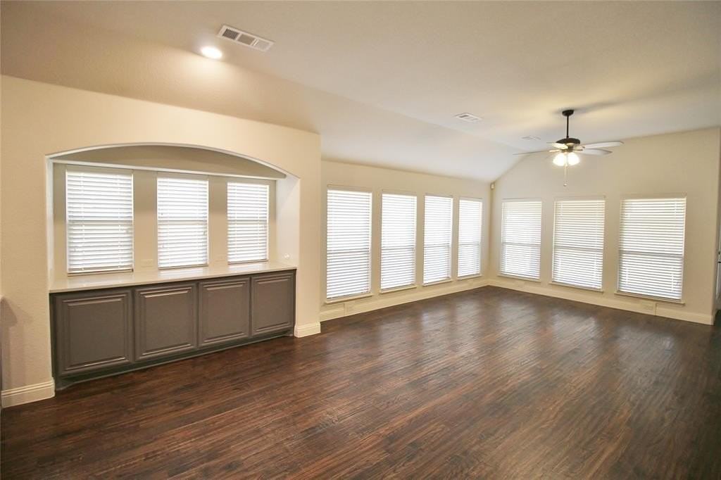 1532 Reagan Ave - Photo 2 of 26