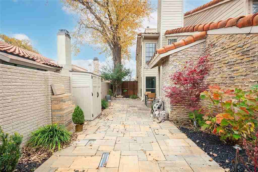 843 Dublin Dr #1 - Photo 2 of 26