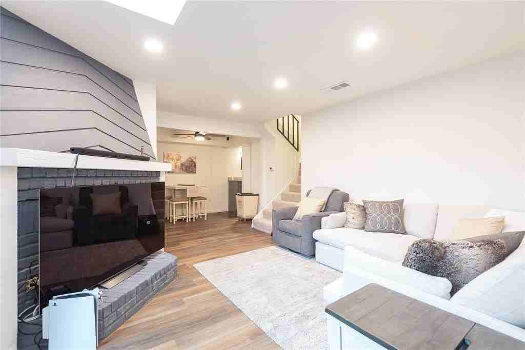 843 Dublin Dr #1 - Photo 6 of 26