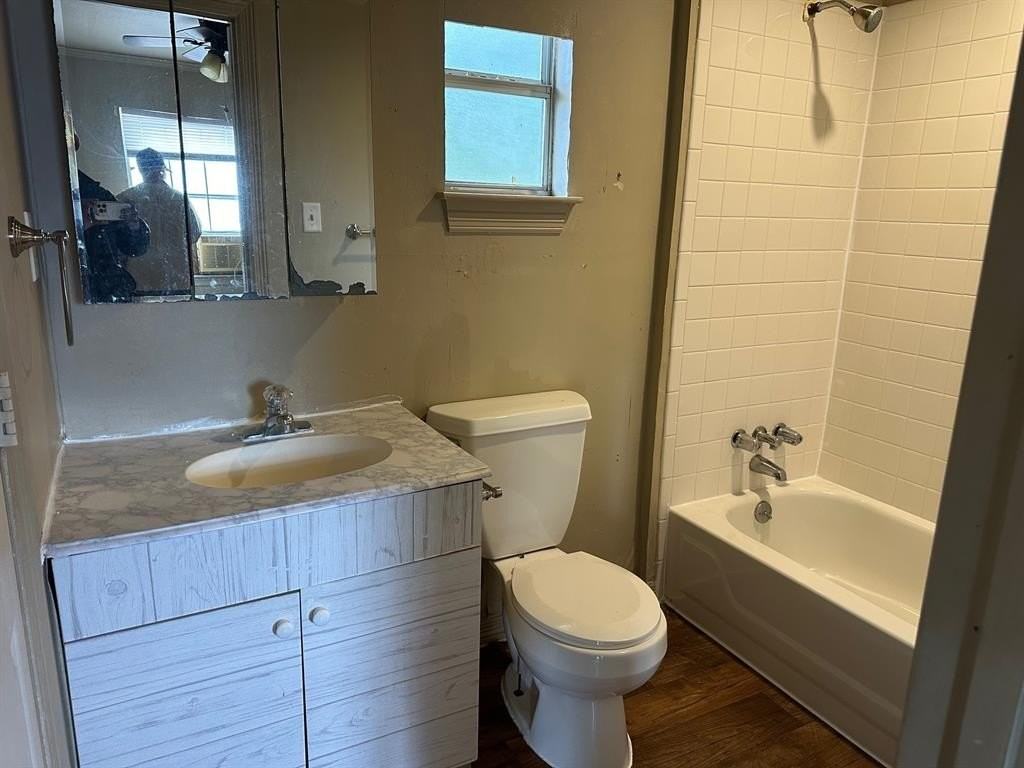 16729 Malibu Dr #30 - Photo 4 of 19