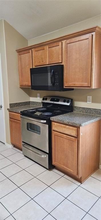 2120 Stonewood Dr - Photo 2 of 16