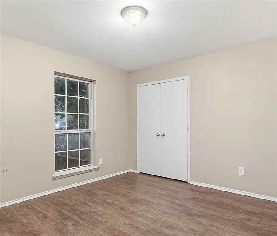 2120 Stonewood Dr - Photo 3 of 16