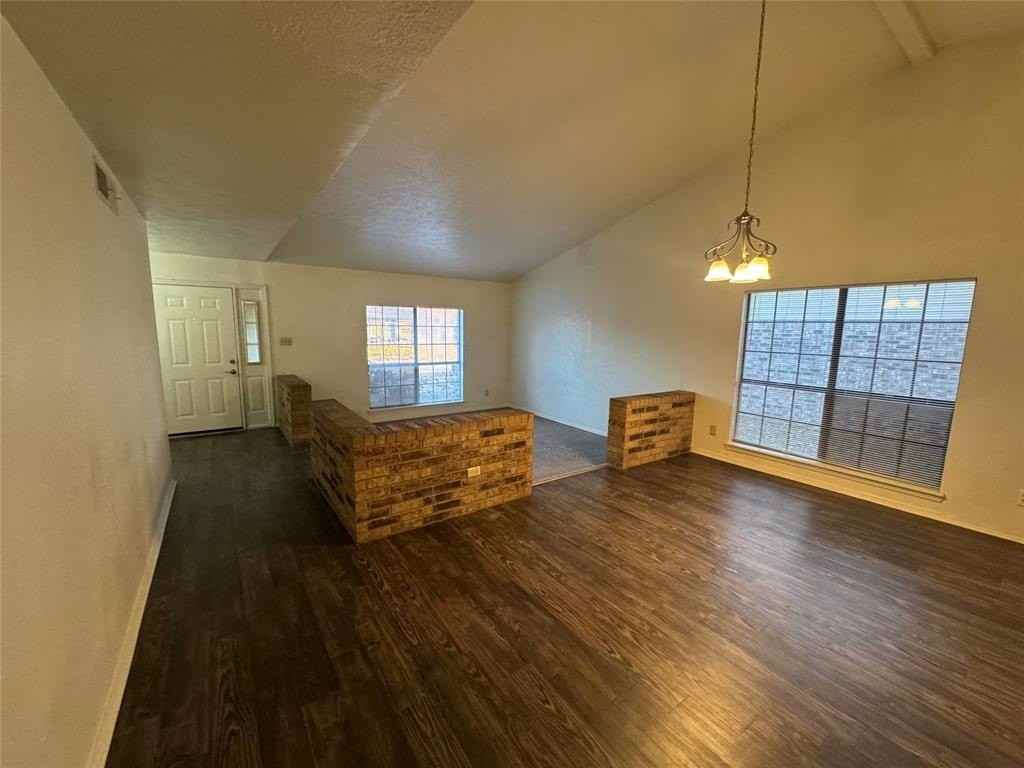 2905 Woodlark Dr - Photo 5 of 37