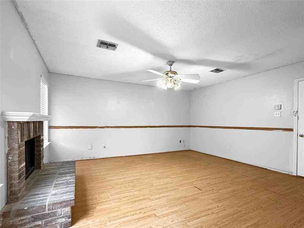 204 Patton Dr - Photo 3 of 21