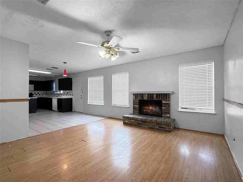 204 Patton Dr - Photo 4 of 21