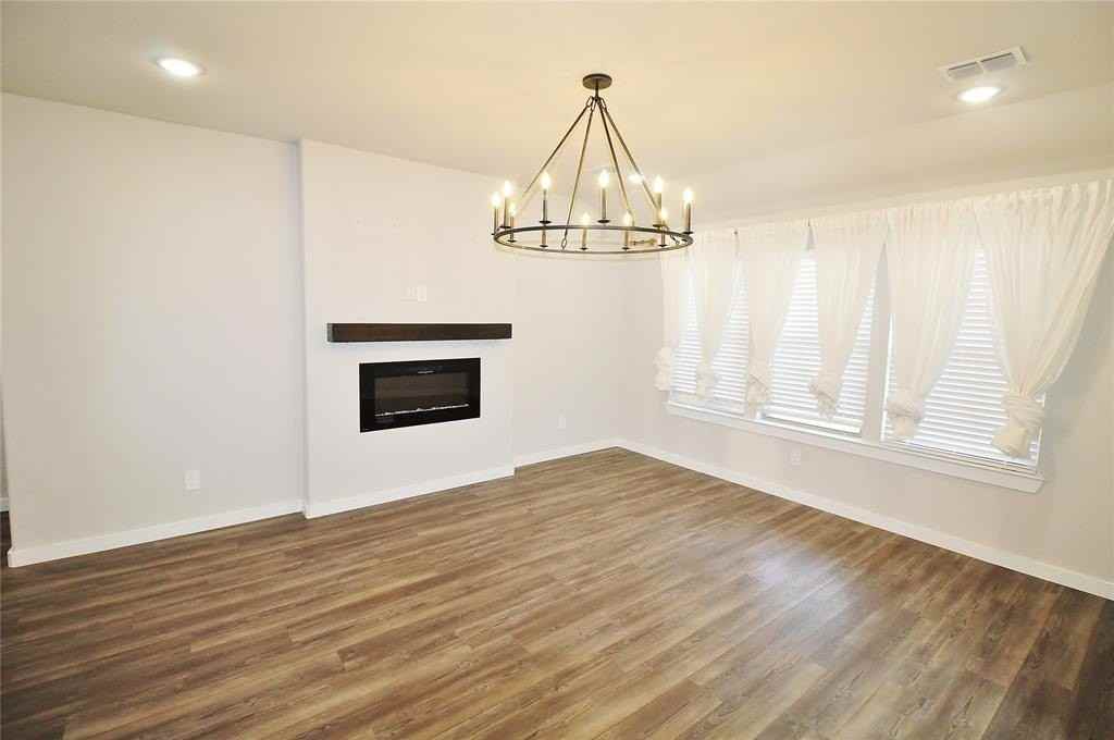 139 Lost Maples Way - Photo 3 of 23