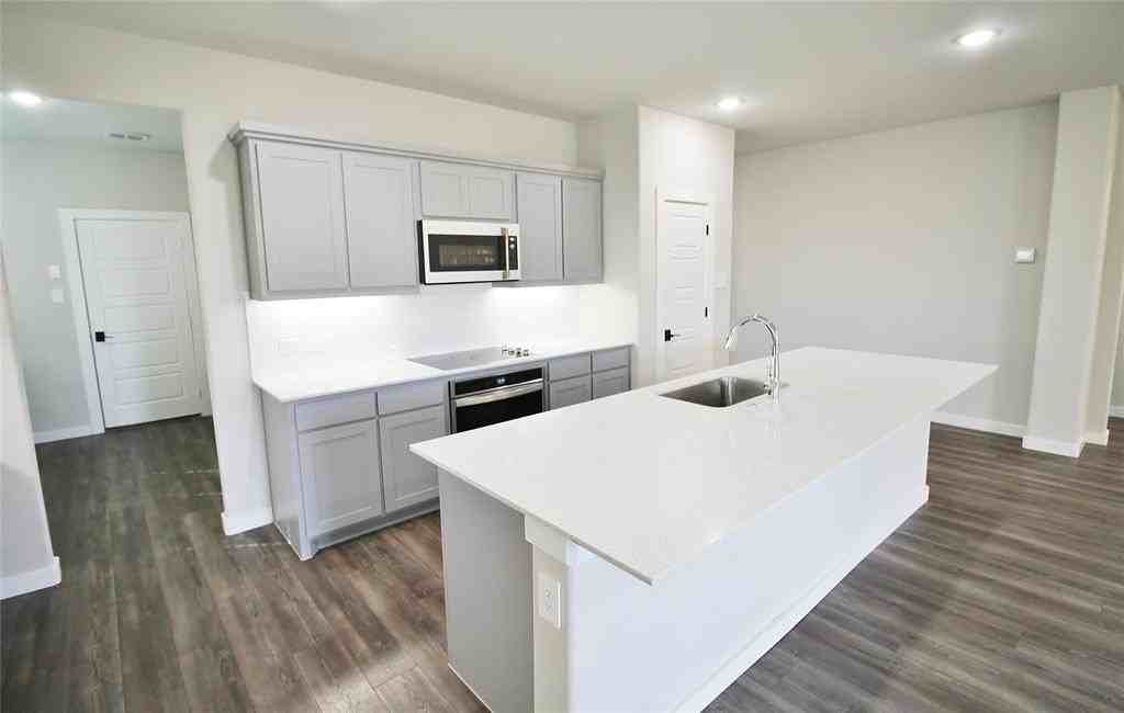 139 Lost Maples Way - Photo 6 of 23