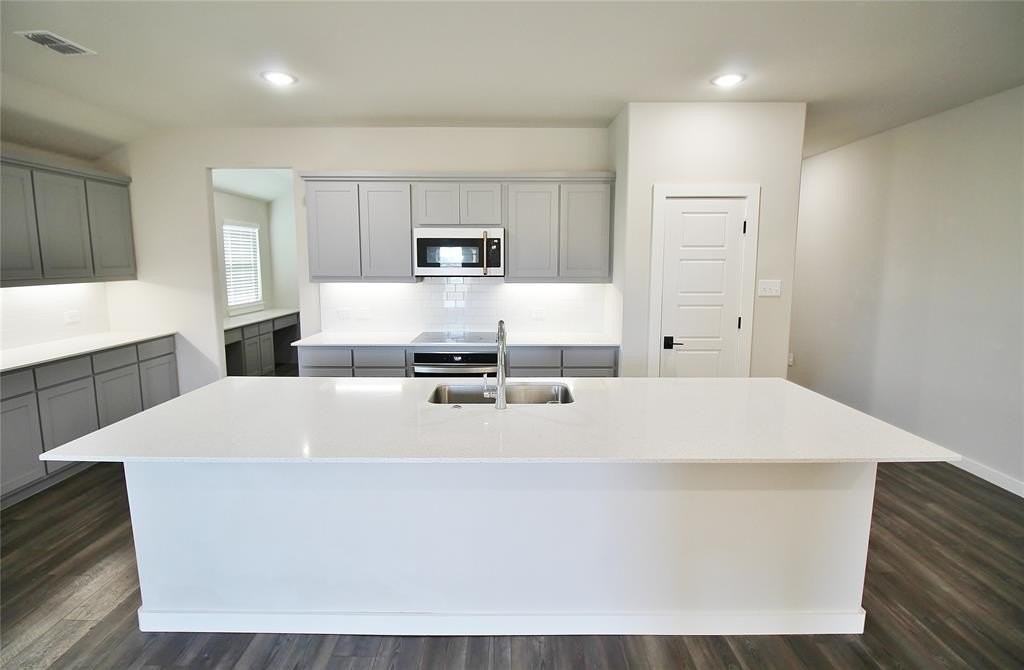 139 Lost Maples Way - Photo 7 of 23