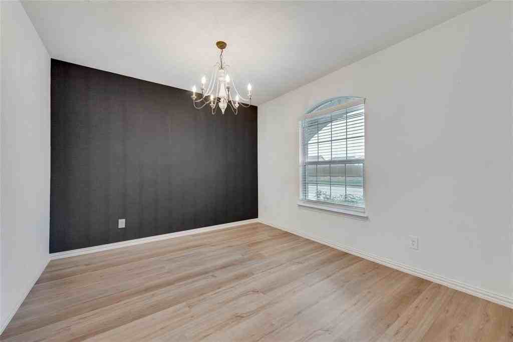 1108 Rumble Dr - Photo 3 of 12