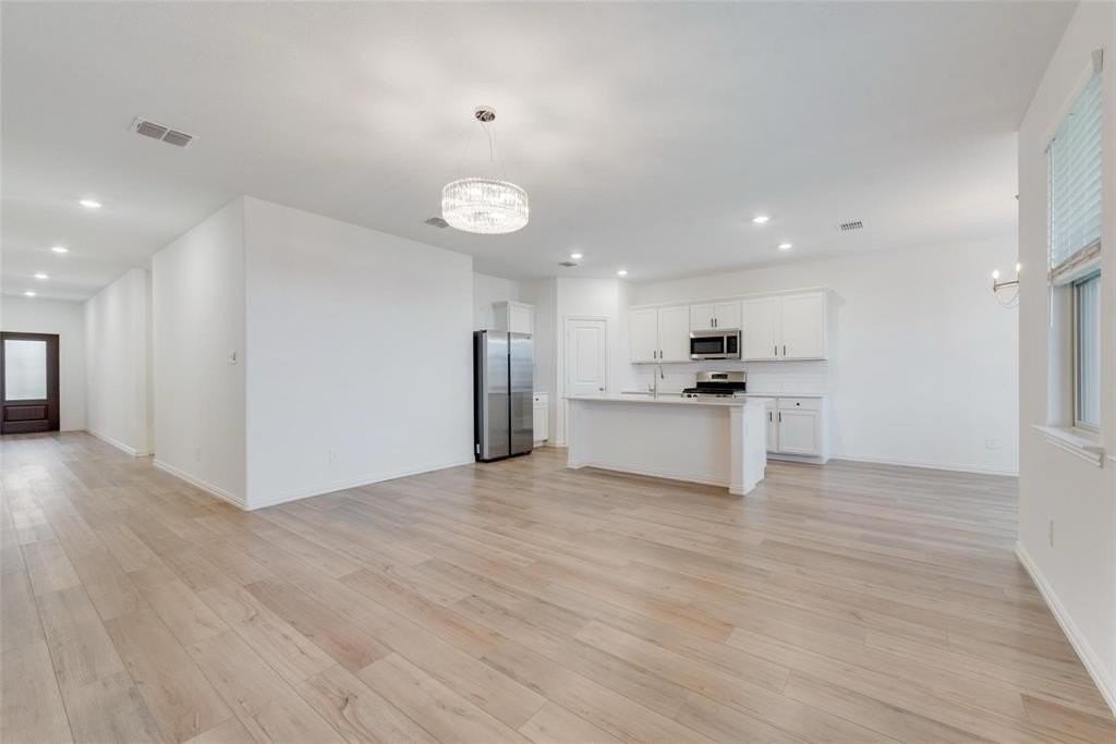 1108 Rumble Dr - Photo 6 of 12