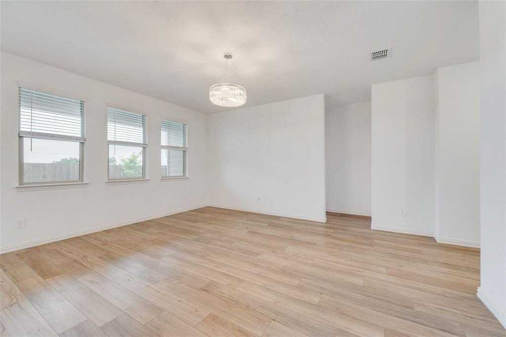 1108 Rumble Dr - Photo 7 of 12